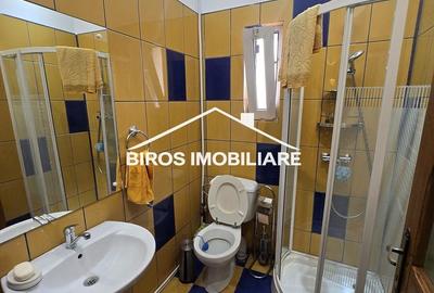 Casă cu 4 camere cu Teren 400 Mp în Central - 1