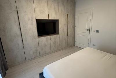Casă cu 5 camere cu Teren 560 Mp în Malu Mare - 4