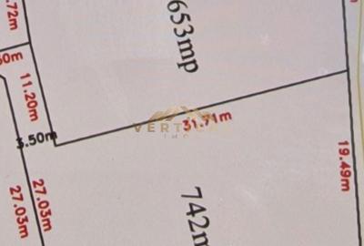 Teren de 653 mp, în Vidra
