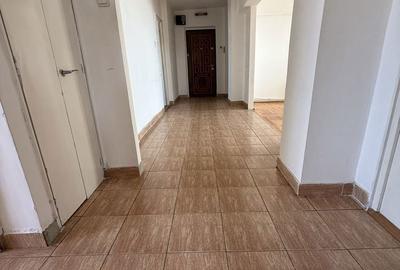 Apartament cu 4 camere decomandat în 22 Decembrie - 1