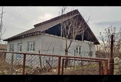 Casă cu Teren 1410 Mp în Castelu - 4