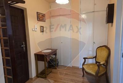 Apartament cu 2 camere de vanzare, strada Bucegi, zona Narcisa - 7