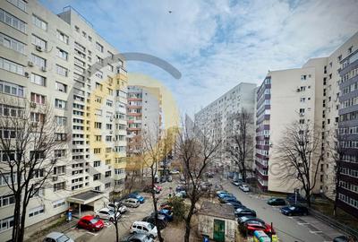 Apartament cu 3 camere semidecomandat în Dristor