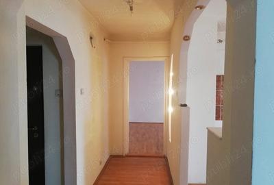 Apartament cu 3 camere decomandat în Reghin - 10