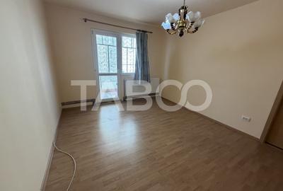 Apartament cu 3 camere semidecomandat în Făgăraș - 1