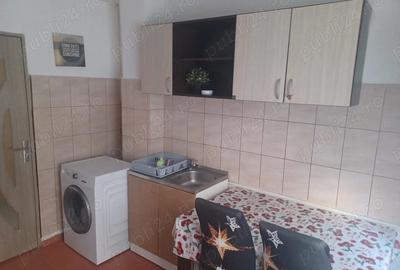Apartament cu 3 camere decomandat în Soarelui - 9