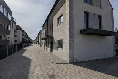 Casă cu 4 camere cu Teren 200 Mp în Central - 11