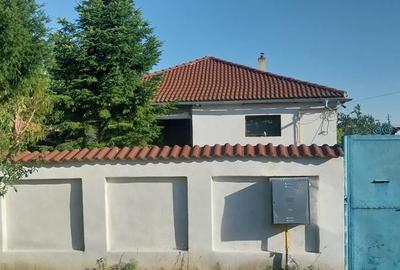 Casă cu 2 camere în Parța - 1