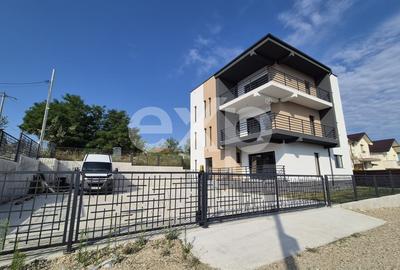 Casă individuală cu 9 camere cu Canalizare în Găvana