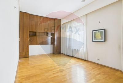 Apartament cu 5 camere decomandat în Ștefan cel Mare - 5