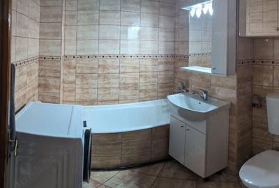 Apartament cu 3 camere decomandat în 1 Mai - 3