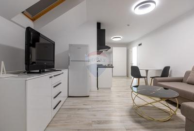 Proprietate specială, de 1,200 mp, în Exterior Est - 17