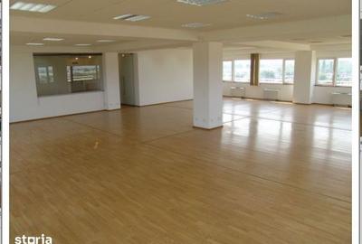 Spațiu comercial, de 884 mp, în Central