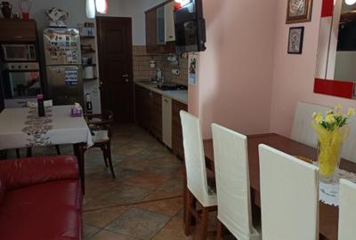 Casă cu 5 camere cu Teren 698 Mp în Albert - 4