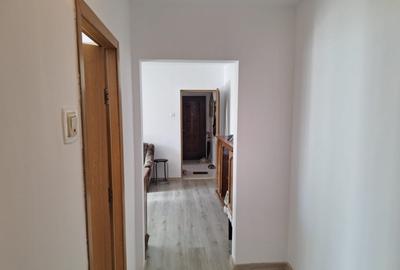 Apartament 3 camere, etaj 3/4, balcon-zona Noua - 14