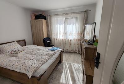 Apartament cu 2 camere decomandat, mobilat în Tractorul - 3