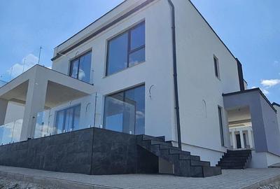 Casă cu Teren 710 Mp în Baciu - 2