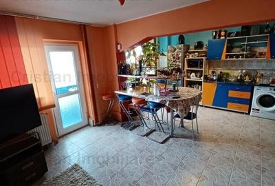 Apartament cu 3 camere decomandat în Călărași - 4