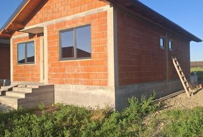 Casă cu 3 camere în Oșorhei - 1