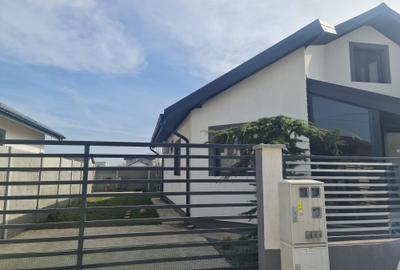 Casa / Vila moderna de vanzare in Comuna Berceni 4 Camere Apa Curenta - 2