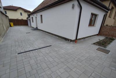 INCHIRIEZ casa 2 camere,recent renovata,cu garaj,zona Lazaret - 9