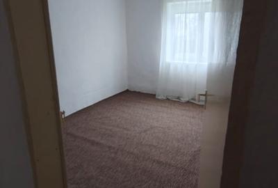 Casă individuală cu 5 camere cu Teren 1877 Mp în Săpunari - 4