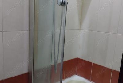 Garsonieră decomandată în Tractorul