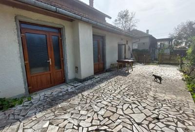 Casă cu 4 camere în Săvârșin - 1