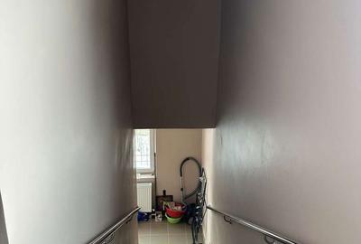 Casă cu 5 camere în Gura Văii - 11