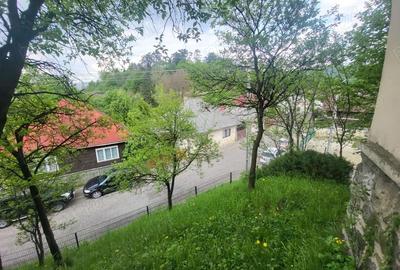 Casă cu 4 camere în Central - 1