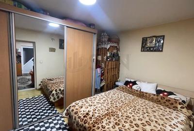 Casă individuală cu 4 camere cu Canalizare în Central - 2