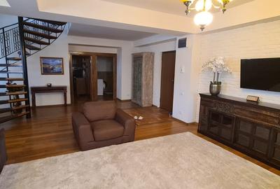 Duplex de lux în centrul stațiunii Mamaia – Eleganță la malul mării 300.000 € - 4