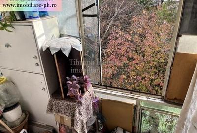 Apartament 2 camere de vanzare:Vest(Zarandului),etajul 2 - 7