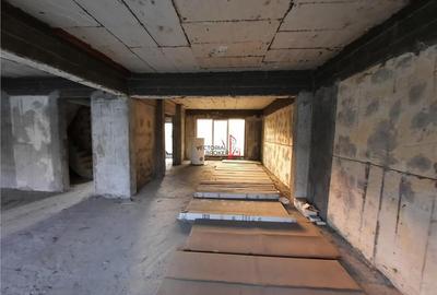 Duplex cu 5 camere cu Canalizare în Central - 10