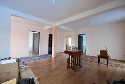 Casa de vanzare in Rediu - Spatiu Generos pentru Doua Familii Casa de vanzare in Rediu - Spatiu Generos pentru Doua Familii - 7