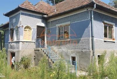 De vanzare casa si grajd +3000/? teren livada in Sumurducu - Sanpaul - 3