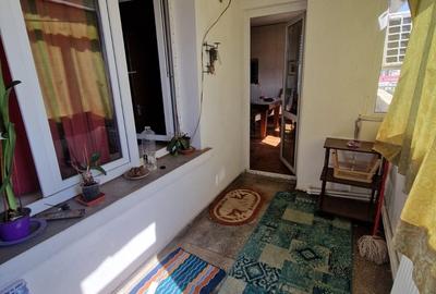 Piata Romana, Povernei, stradal - 5