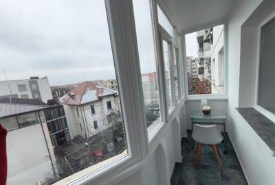 Garsonieră decomandată în Central