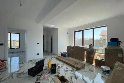 Casă cu 4 camere cu Canalizare în Moșnița Veche