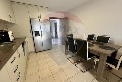 Casă cu 8 camere cu Teren 792 Mp în Cristian - 4