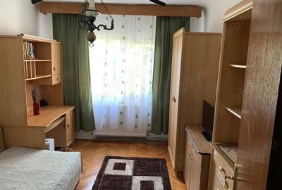 Inchiriez apartament 3 cam,centrala gaz, 2 bai Rovine, G-uri, etaj 1, dec Inchiriez apartament 3 cam,centrala gaz, 2 bai Rovine, G-uri, etaj 1, dec - 6