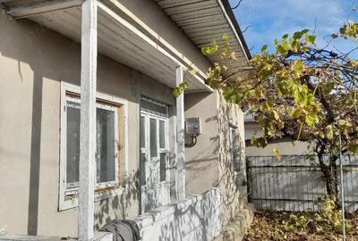 Casă cu Teren 950 Mp în Gârbovi - 3