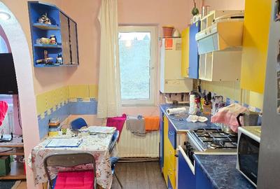 Vand apartament 3 camere semidecomandat in Deva, zona Micro 15, etaj 3 - 1