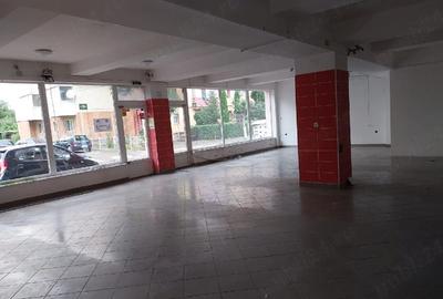 Spațiu comercial, de 140 mp, în Central - 4