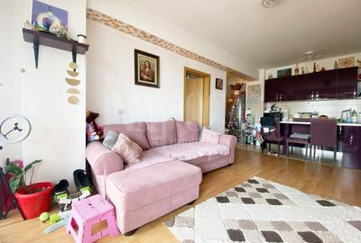 Apartament cu 3 camere decomandat în Nufărul - 2
