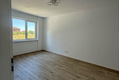 Apartament cu 5 camere semidecomandat în Central