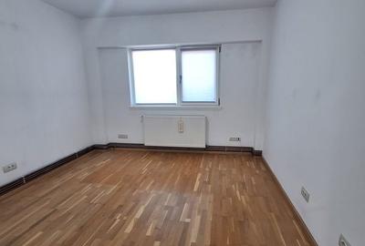 Apartament cu 4 camere decomandat în Central - 8