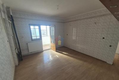 LIBER! 67mp Calarasilor 2 cam Decomandat etaj de mijloc - 4