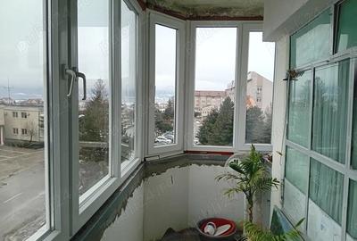 Apartament cu 3 camere decomandat în Central - 1