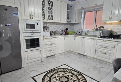 Casă cu 5 camere cu Teren 551 Mp în Central - 2